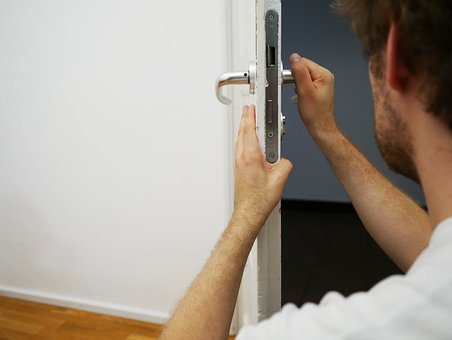 Residential-House-Lockout--in-Oakland-Florida-residential-house-lockout-oakland-florida.jpg-image